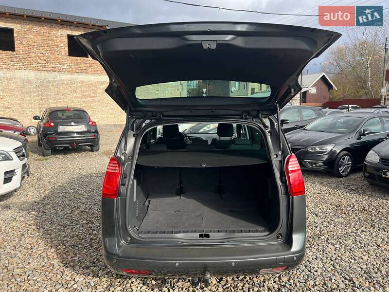 Микровэн Peugeot 5008 2015 в Коломые