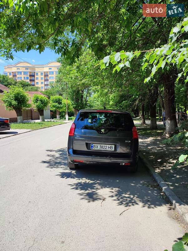 Микровэн Peugeot 5008 2013 в Каменец-Подольском