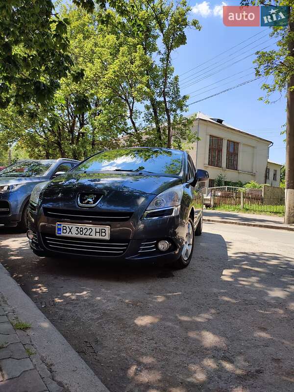 Микровэн Peugeot 5008 2013 в Каменец-Подольском