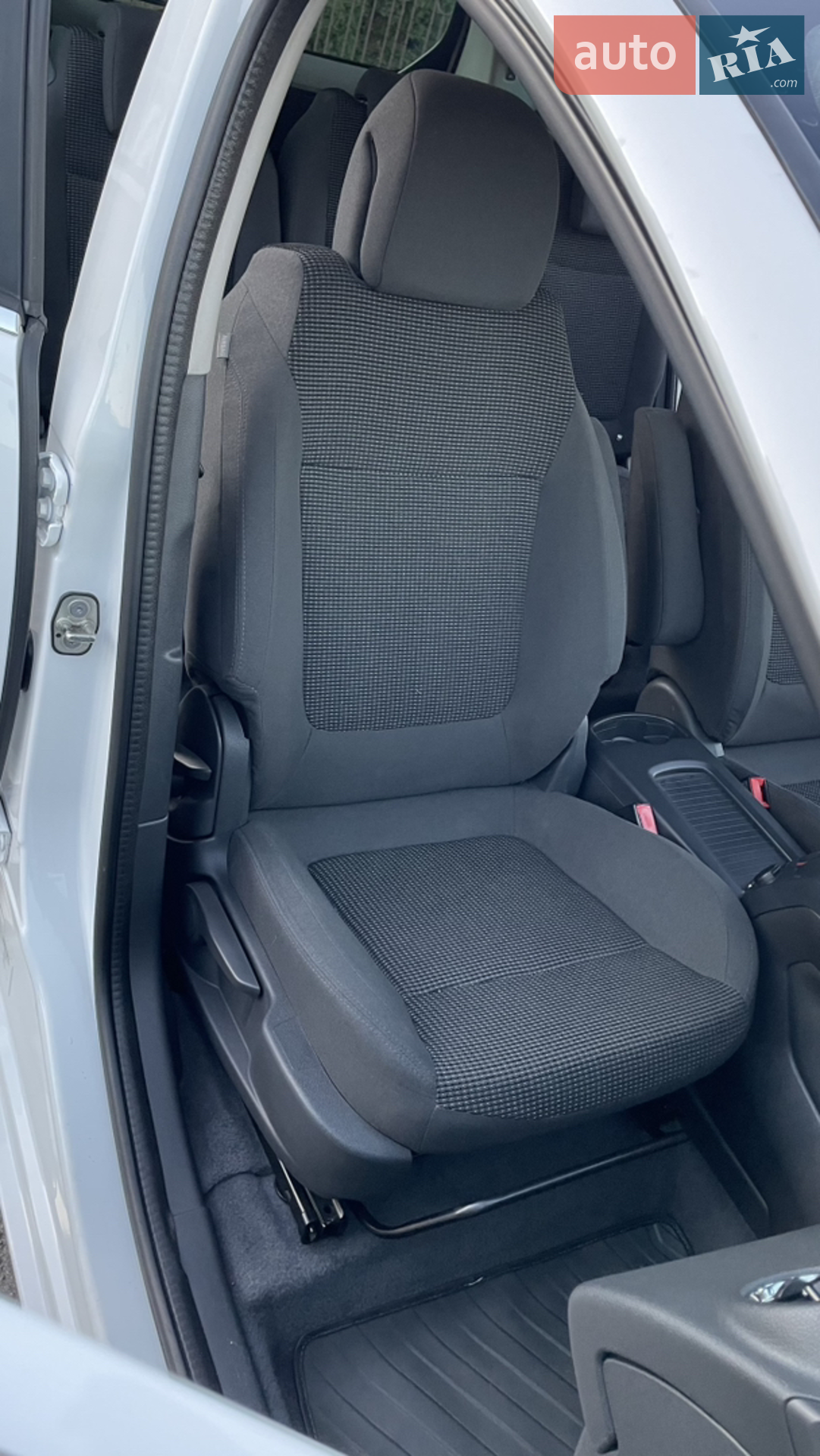2015 Peugeot 5008 - мініатюра 26