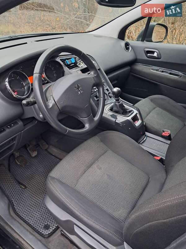 Мікровен Peugeot 5008 2011 в Козятині