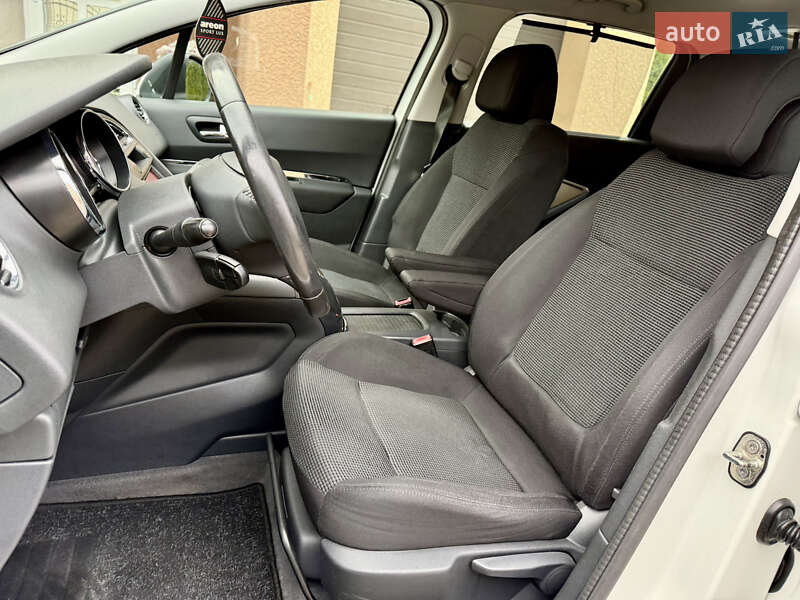 Микровэн Peugeot 5008 2012 в Тернополе