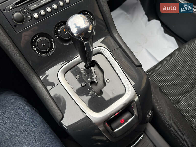 Микровэн Peugeot 5008 2012 в Тернополе