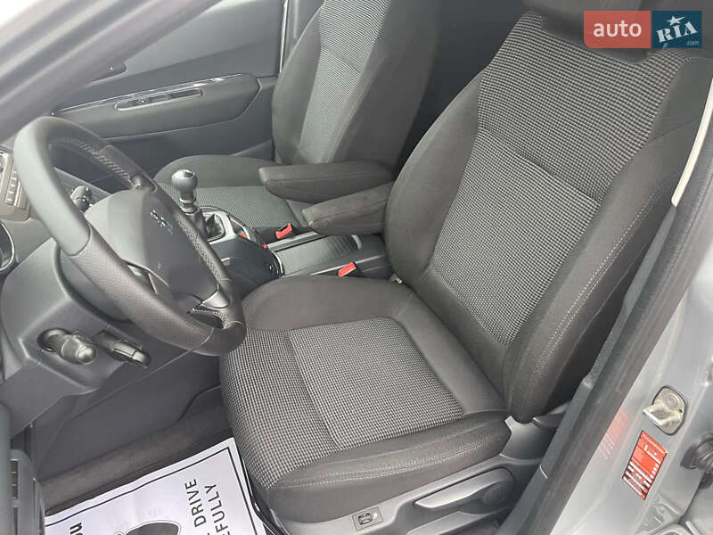 Микровэн Peugeot 5008 2011 в Ровно