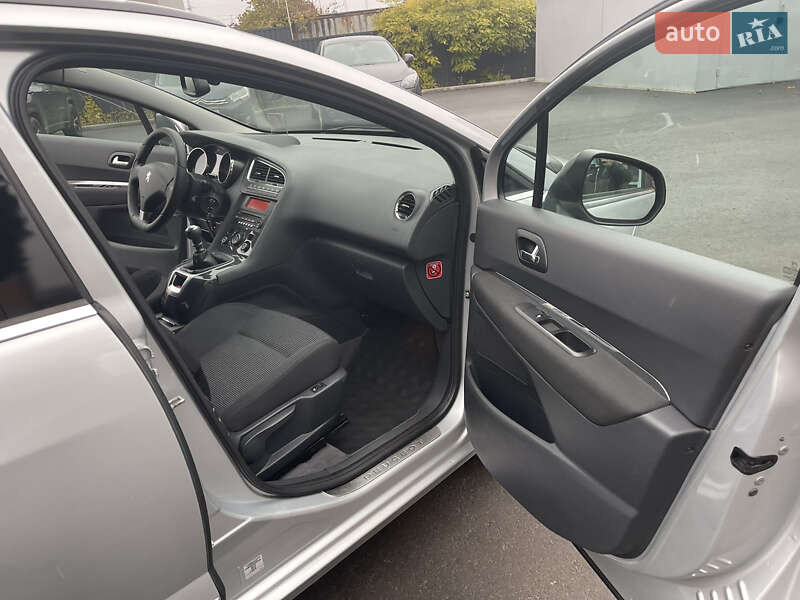 Микровэн Peugeot 5008 2011 в Ровно