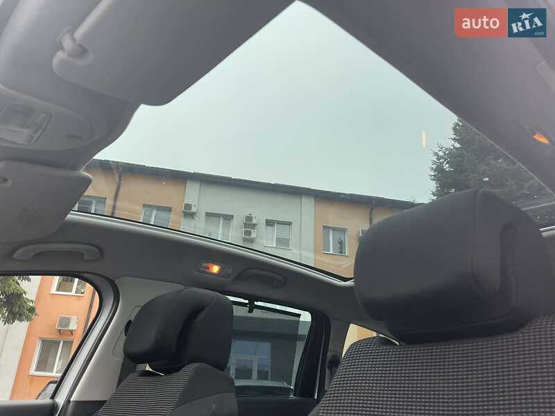 Микровэн Peugeot 5008 2011 в Ровно