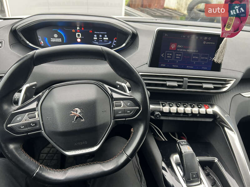 Внедорожник / Кроссовер Peugeot 5008 2017 в Ужгороде фото 12 Внедорожник / Кроссовер Peugeot 5008 2017 в Ужгороде
