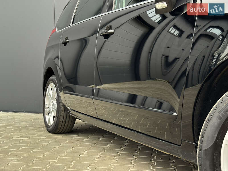 Микровэн Peugeot 5008 2011 в Луцке