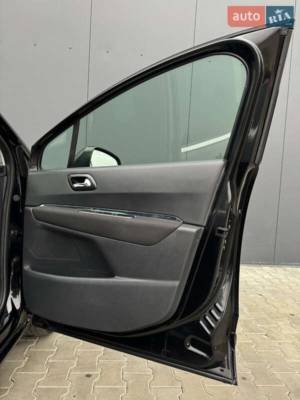 Микровэн Peugeot 5008 2011 в Луцке