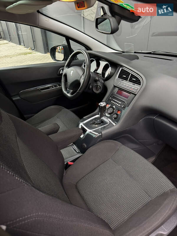 Микровэн Peugeot 5008 2011 в Луцке