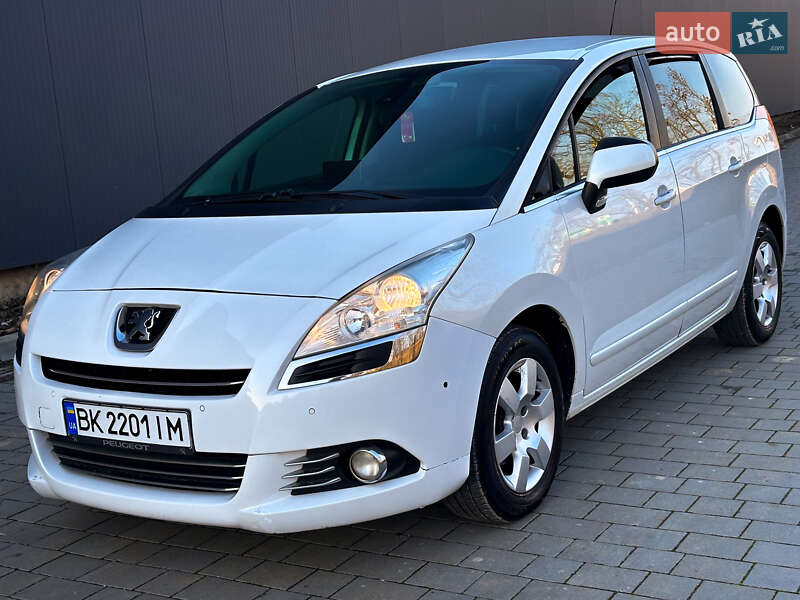 Peugeot 5008 2011