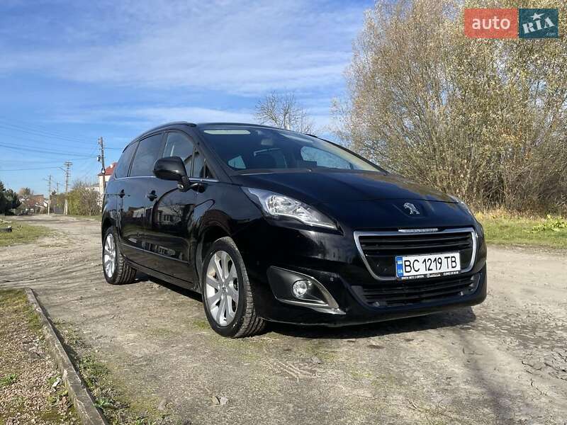 Микровэн Peugeot 5008 2015 в Львове