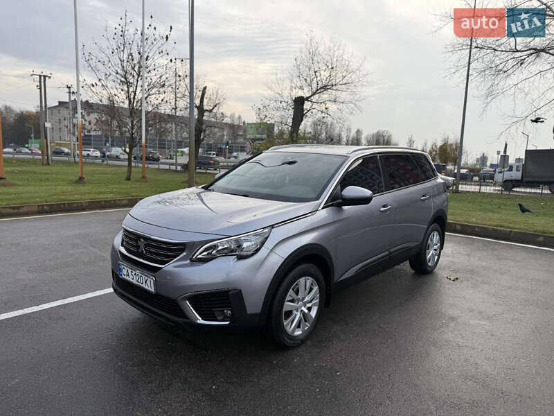 Внедорожник / Кроссовер Peugeot 5008 2017 в Киеве