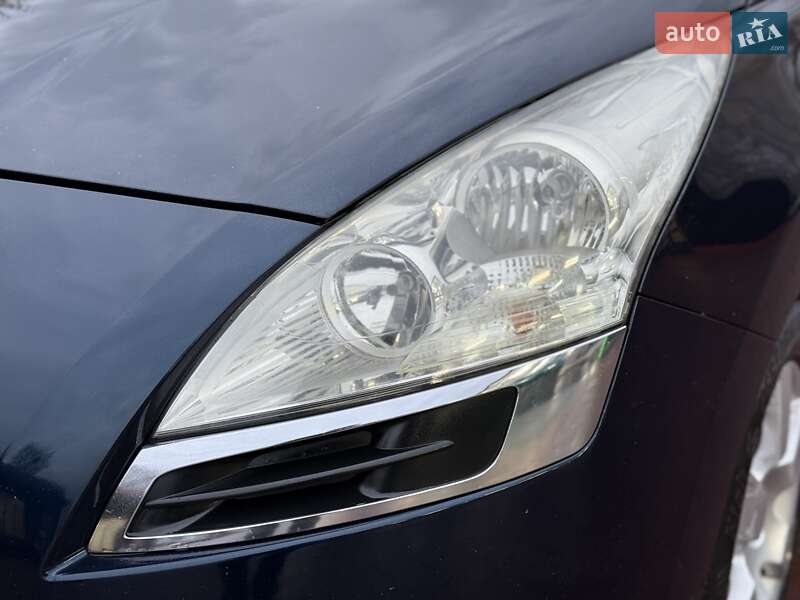 Мікровен Peugeot 5008 2011 в Рівному