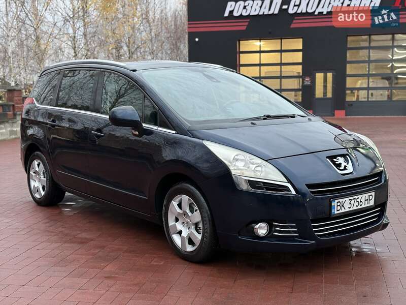 Мікровен Peugeot 5008 2011 в Рівному