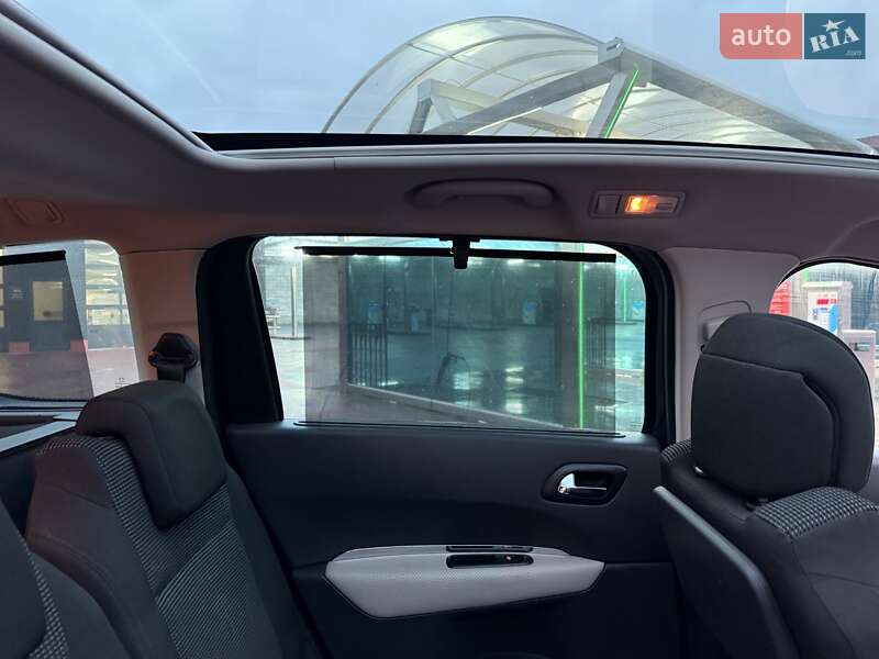 Мікровен Peugeot 5008 2011 в Рівному