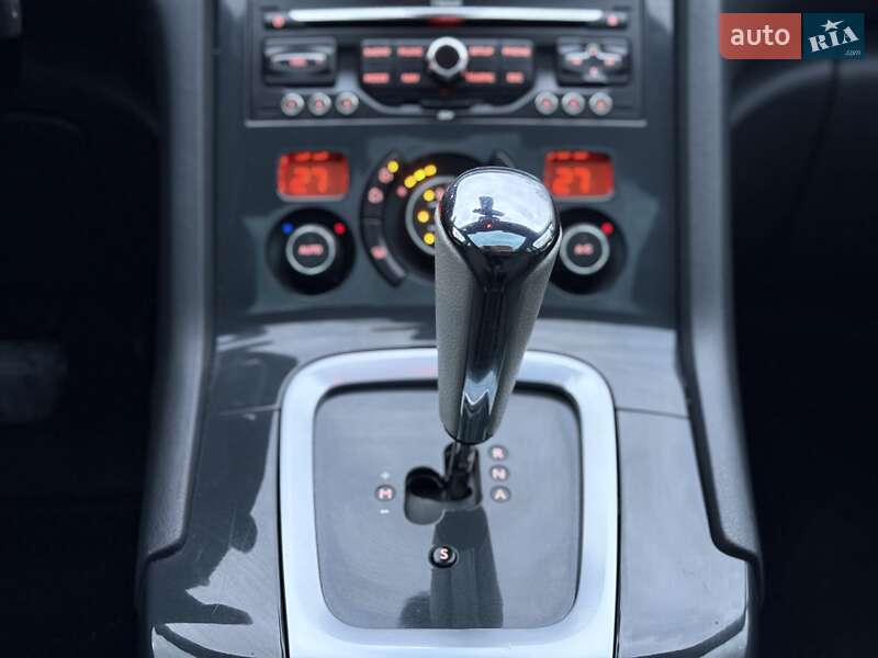 Мікровен Peugeot 5008 2011 в Рівному