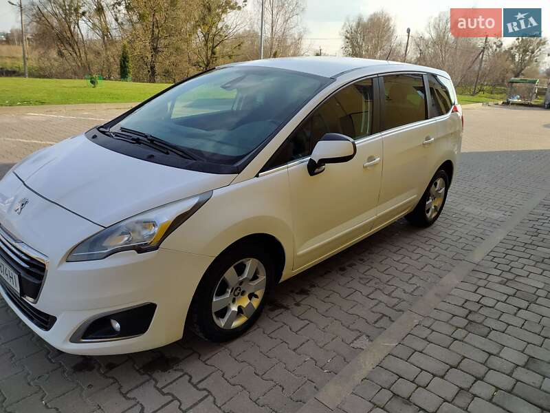 Микровэн Peugeot 5008 2016 в Дубно