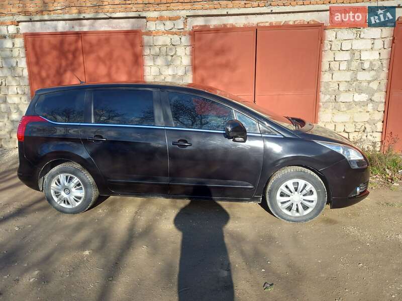 Микровэн Peugeot 5008 2009 в Хотине