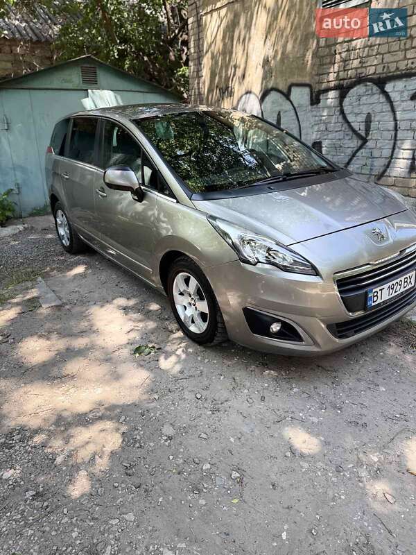 Peugeot 5008 2014