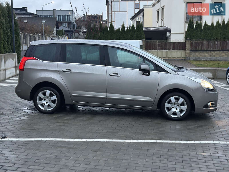 Микровэн Peugeot 5008 2011 в Ровно