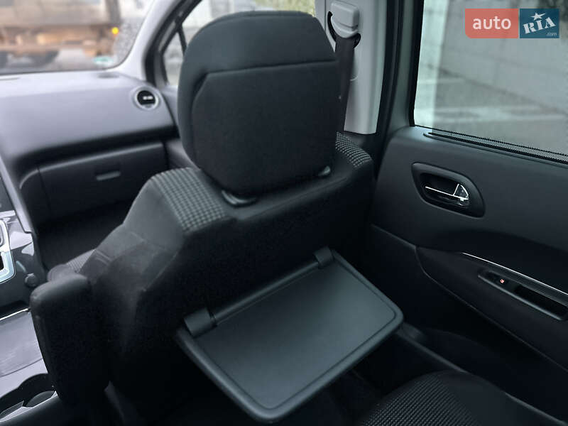 Микровэн Peugeot 5008 2011 в Ровно