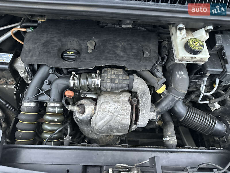 Микровэн Peugeot 5008 2011 в Ровно