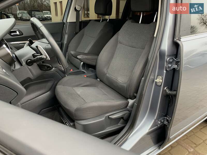 Мікровен Peugeot 5008 2011 в Бердичеві