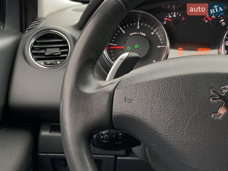 Мікровен Peugeot 5008 2011 в Бердичеві