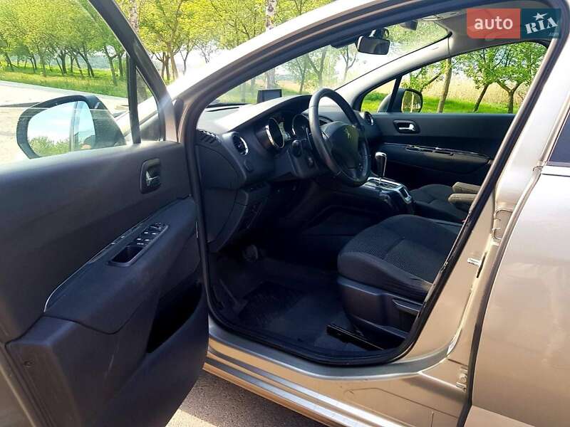 Микровэн Peugeot 5008 2014 в Николаеве