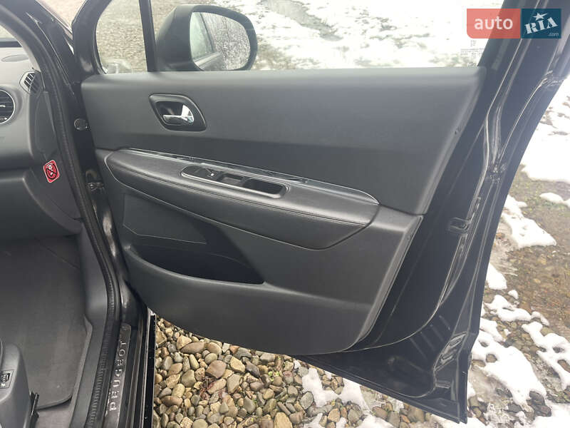 Микровэн Peugeot 5008 2013 в Тернополе