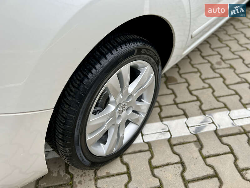 Мікровен Peugeot 5008 2011 в Івано-Франківську