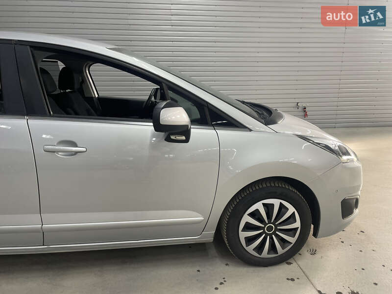 Микровэн Peugeot 5008 2014 в Стрые