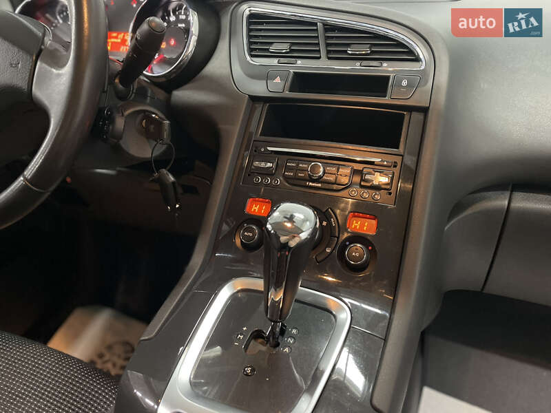 Микровэн Peugeot 5008 2014 в Стрые