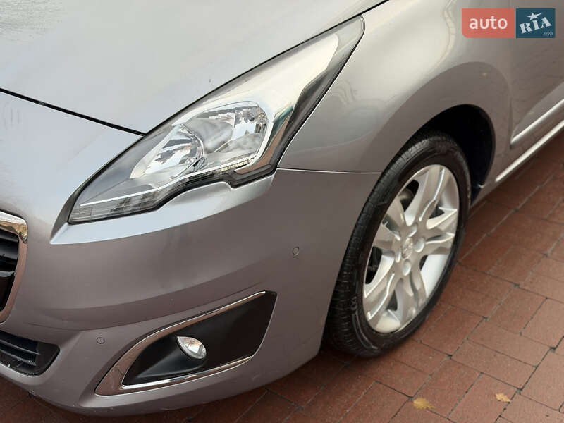 Микровэн Peugeot 5008 2015 в Ровно