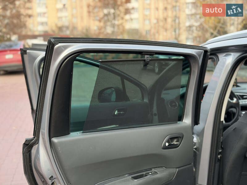 Микровэн Peugeot 5008 2015 в Ровно