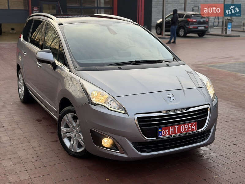 Микровэн Peugeot 5008 2015 в Ровно