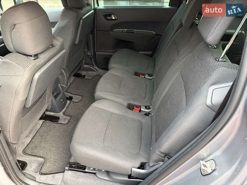 Микровэн Peugeot 5008 2015 в Ровно