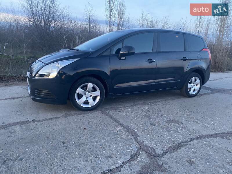 Мікровен Peugeot 5008 2010 в Володимирі