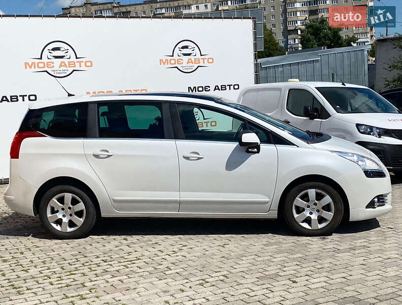 Микровэн Peugeot 5008 2013 в Ровно