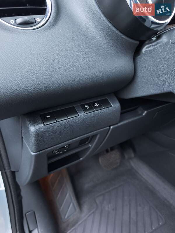 Мікровен Peugeot 5008 2011 в Щасливе