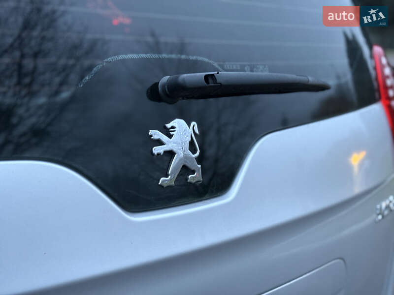 Мікровен Peugeot 5008 2010 в Рівному