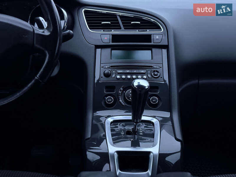 Мікровен Peugeot 5008 2010 в Рівному