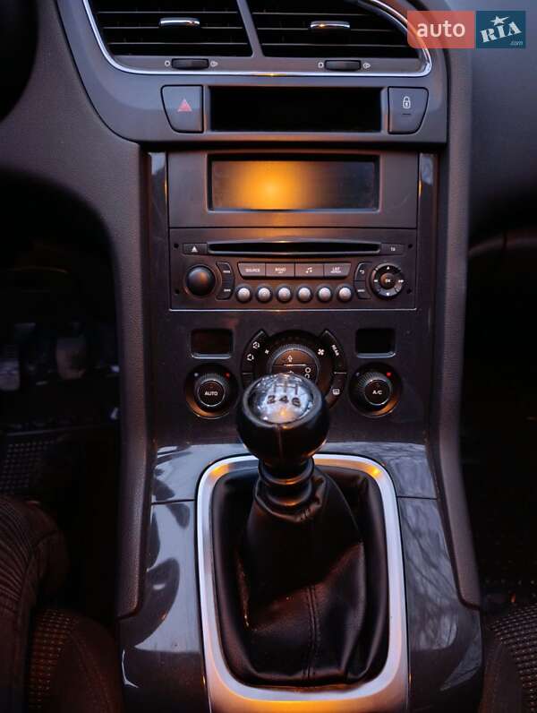 Мікровен Peugeot 5008 2015 в Пирятині