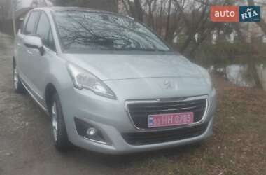 Микровэн Peugeot 5008 2015 в Нетешине