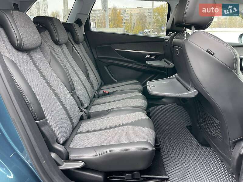 Внедорожник / Кроссовер Peugeot 5008 2017 в Киеве фото 11 Внедорожник / Кроссовер Peugeot 5008 2017 в Киеве