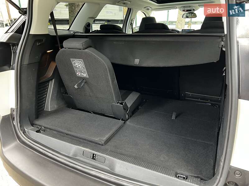 Внедорожник / Кроссовер Peugeot 5008 2019 в Львове