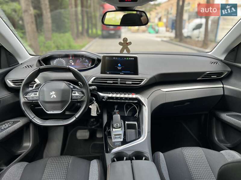 Внедорожник / Кроссовер Peugeot 5008 2019 в Львове