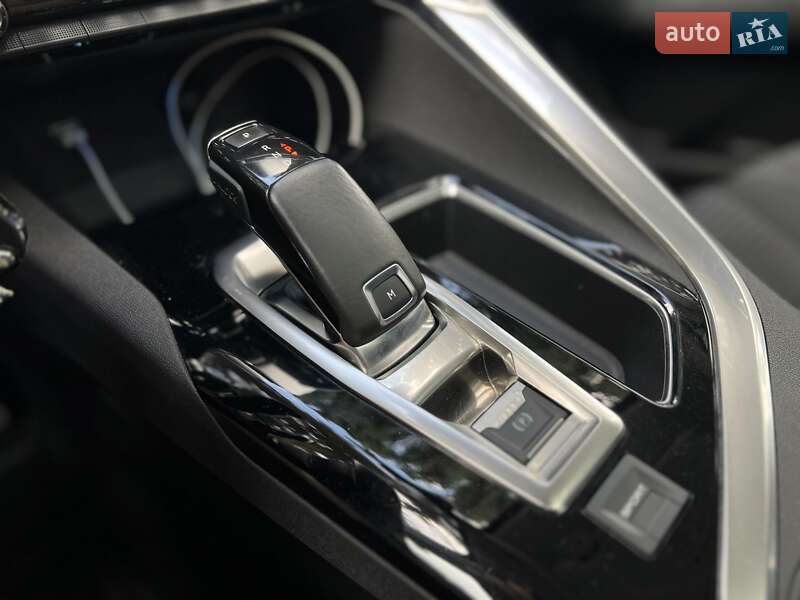 Внедорожник / Кроссовер Peugeot 5008 2019 в Львове