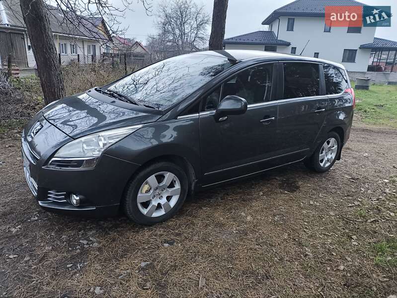 Микровэн Peugeot 5008 2009 в Звягеле